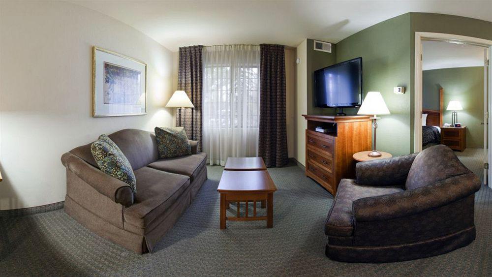 Homewood Suites By Hilton Portland Airport Bagian luar foto